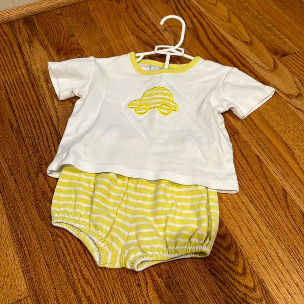 Eyelet and ivy 18 mo car shirt and bloomer set